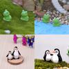 Encantador Pinguim Pai e Filho Miniatura Decoração Com Sapo Fofo de Olhos Azuis