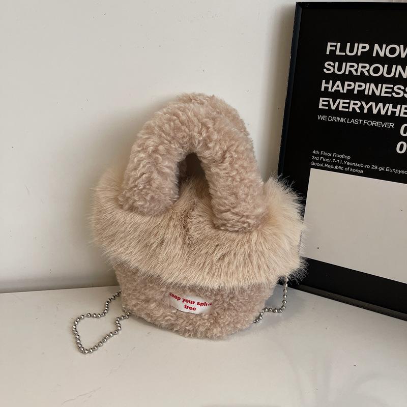 

2025 new autumn and winter Japanese and Korean casual handbag retro niche vegetable basket bag high value fashionable fluffy bag хакі