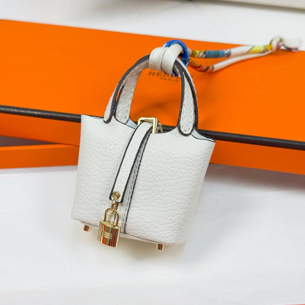 Women's Creative Leather Bag & Keychain Pendant – Cute Earphone Holder Accessory