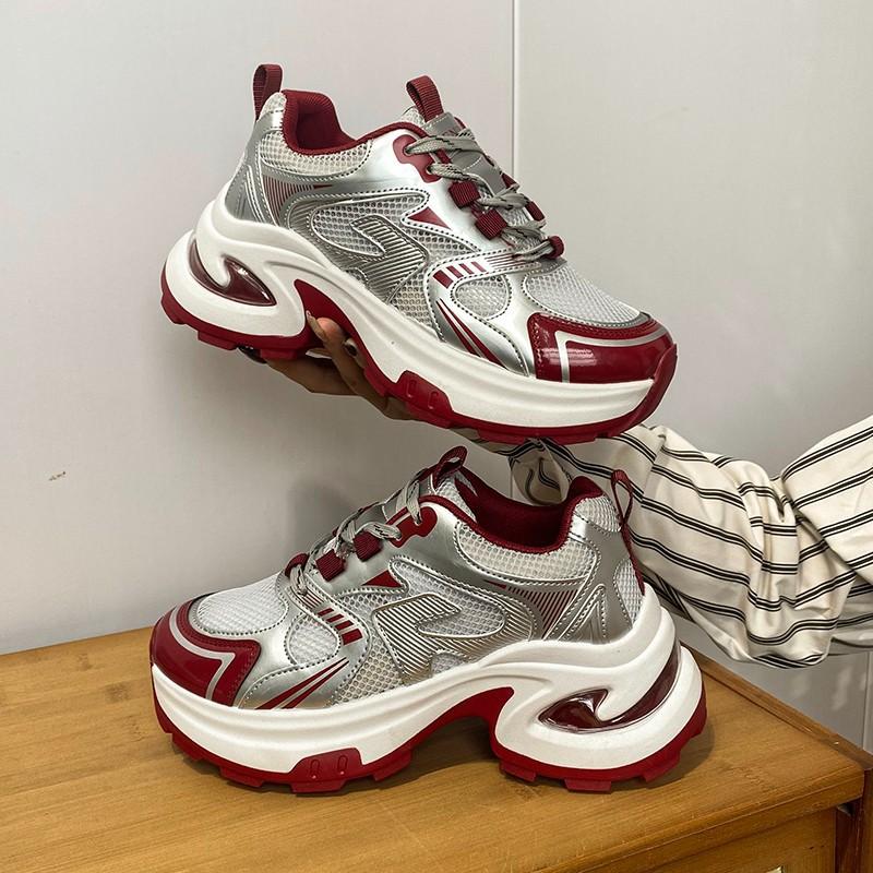 

Серебристые папины кроссовки женские 2025 лето новые универсальные для маленького человека увеличение роста платформа повседневные дышащие спортивные туфли 38 красный