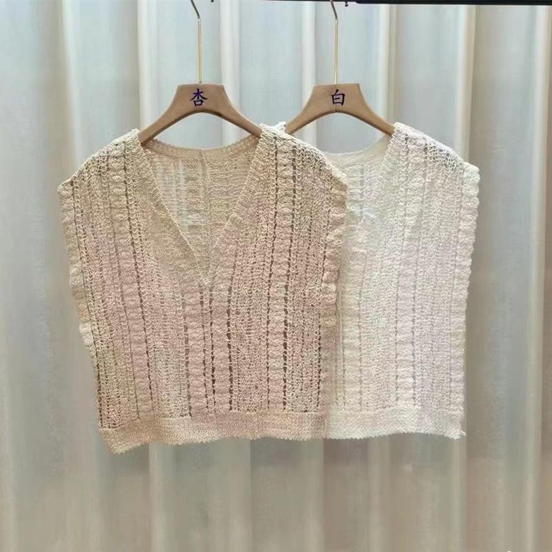Fashion Simple V-neck Hollow Crochet Loose Versatile Undershirt Summer Tops Female Casual Summer Essential Comfort and Style Slim Fit Pullovers Tees