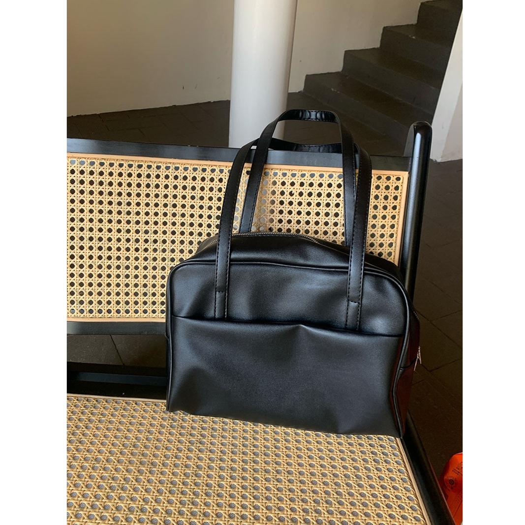 

Сумка великої місткості Жіночий гаманець із штучної шкіри Сумочка 2024 Жіноча надзвичайно велика сумка на плече Однотонна модна дорожня сумка чорний