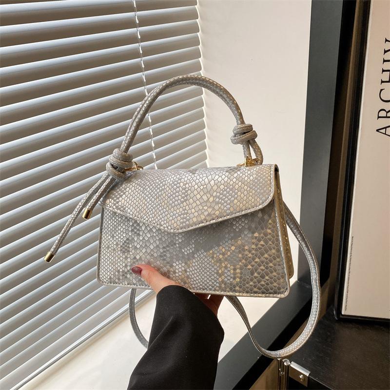 New solid color temperament simple versatile casual commuting portable messenger shoulder small square bag