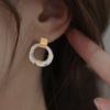 Stilvolle zweifarbige runde Hängeohrringe für Damen Geometrische Vintage-Metall-Designs Ohrhänger für Freizeit- oder Formalkleidung