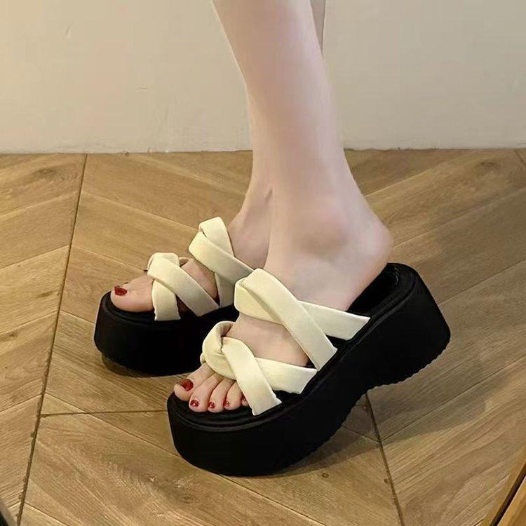 Premium muffin platform slippers women's summer wear 2025 new small height increase with skirt beach slippers