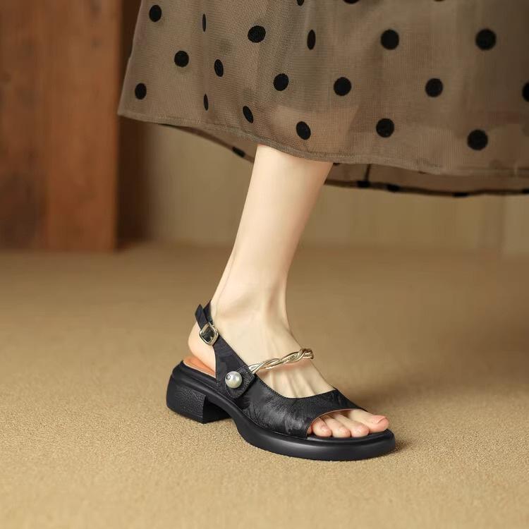New Chinese open-toed sandals women's round head summer new thick-soled national style pearl small casual square heel women's sandals