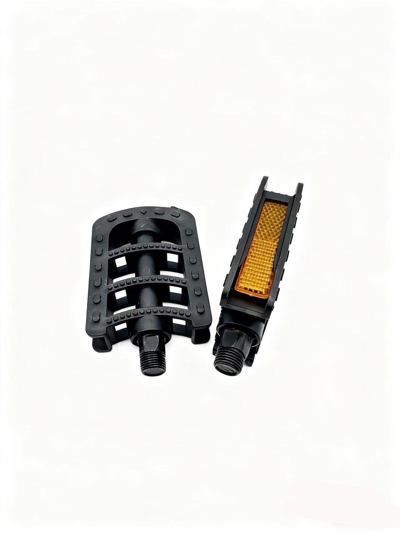 

Black Bicycle Pedal with Reflective Strip and Plastic Plate Accessories