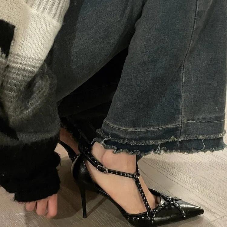 Fashion French Vintage Pointy Riveted High Heels for Women 2025 Spring and Autumn New Skinny with Punk Style with Sexy Single Shoes