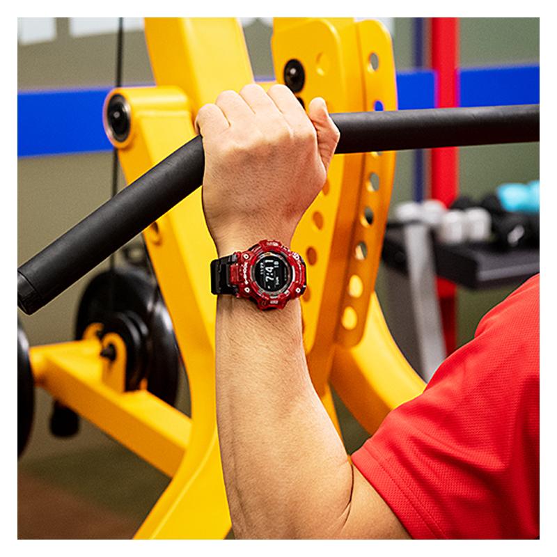Casio Serie G-SQUAD G-SHOCK posizionamento GPS contapassi tracciamento allenamento intelligente luce LED onde radio movimento al quarzo cinturino in resina GBD-100SM-4A1PRD