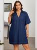 Elegantes Denim-Kleid mit V-Ausschnitt und breiter Krempe in Übergröße für Damen