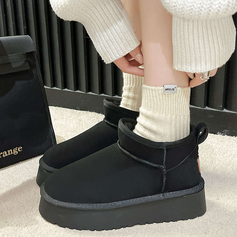 Black snow boots women's fleece thickened 2025 new platform muffin fashion and naked short boots bread cotton shoes tide