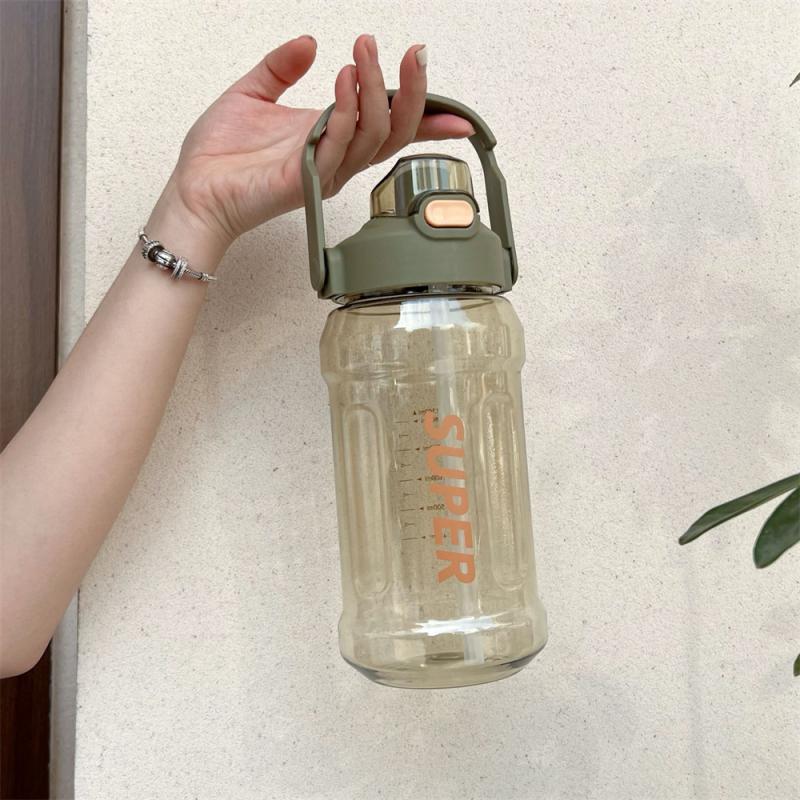 

Многоразовая бутылка для воды термостойкая спортивная бутылка здоровая не легко упасть герметичная бутылка для воды для пеших прогулок прочная твердая 1300ml зелёный