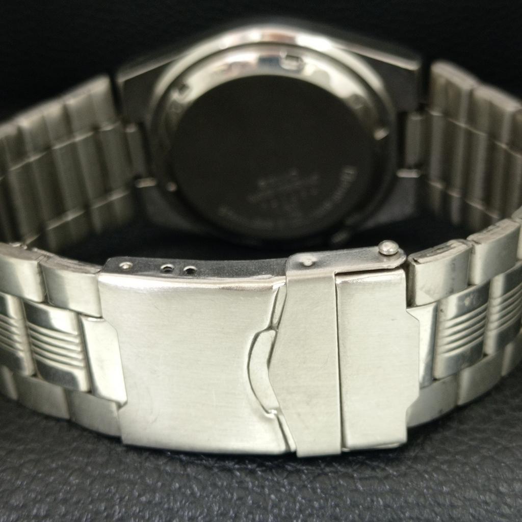 GENUINE VINTAGE SEIKO 5 AUTOMATIC JAPAN MENS GREEN COLOR DIAL WATCH a708595-1
