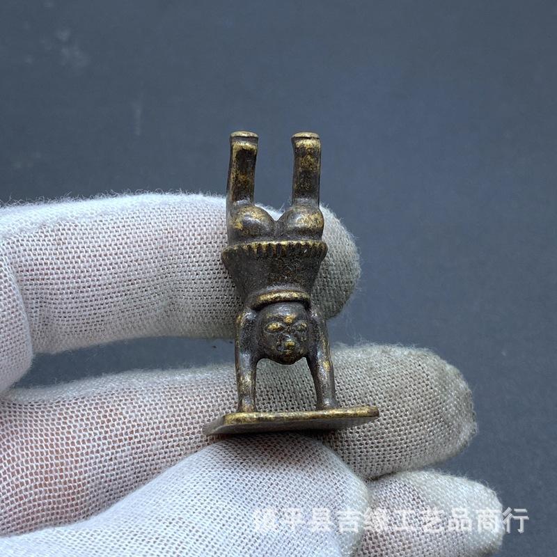 Четырехрукое латунное украшение Тибетская статуя Тысячерукого Будды Декор для гостиной Домашний декор Ремесленное украшение 7No. Long2.4High3.7c