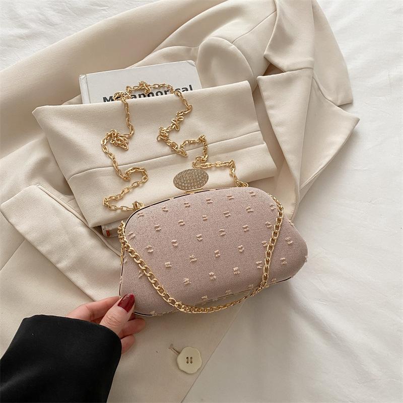 Hong Kong Style Fashion Design Hard Shell Solid Color Versatile Dinner Bag Women's Fashion 2025 Summer New Shoulder Messenger Bag