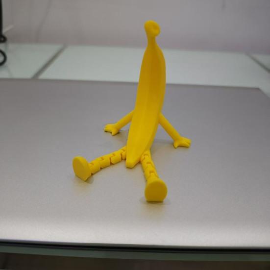 3D Printed Banana Figurine with Articulated Legs Movable Joints Banana Fidget Toy Cartoon Fruit Desktop Decoration Ornament