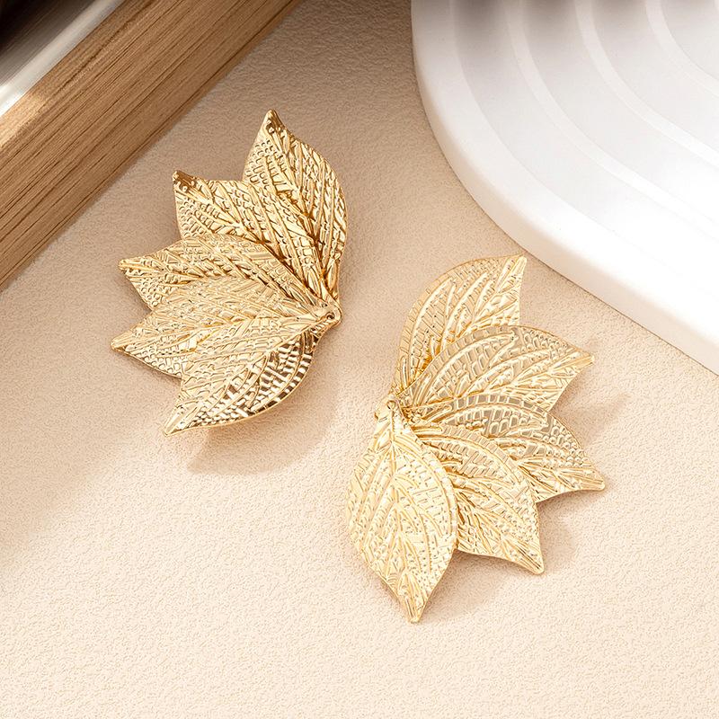 European and American Personality Exaggerated Leaf Shape Texture Stud Earrings Flower Earrings Earrings