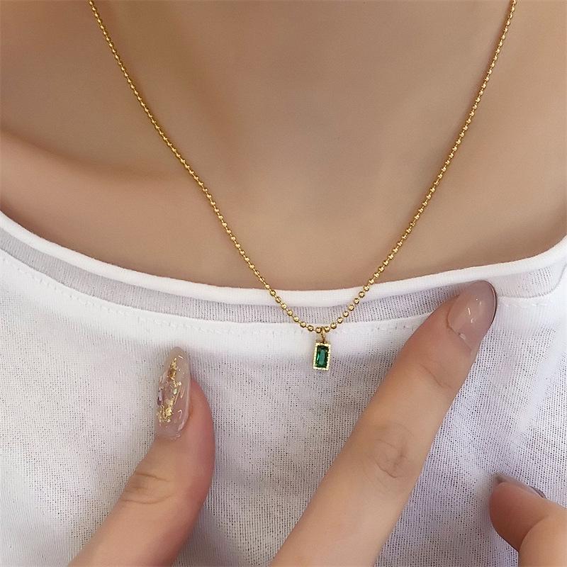 Green Zircon Bead Necklace: Fashionable Gold-Plated Titanium Steel Clavicle Chain for Women