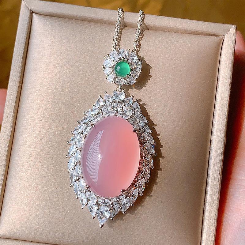 

Shengsheng Jewelry Медный низ Позолоченный Ледяной вид Флуоресцентный Кулон для женщин в форме денария с гладкой поверхностью, инкрустированный, Главный камень 18 * 25