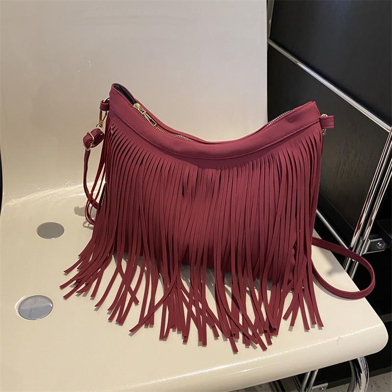 Boho Tassel Crossbody Bag For Women Stylish Retro Shoulder Purse With Fringe Details Versatile Design Perfect For Casual Outings Or Commuting