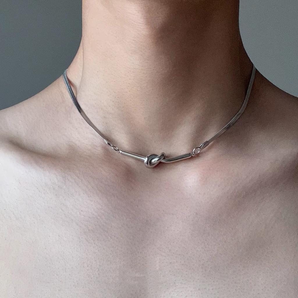 Hip-hop Cold Wind Knotted Fun Snake Bone Chain Short Titanium Steel Men's Necklace Women's Collarbone Chain Non-fading Sweater Chain