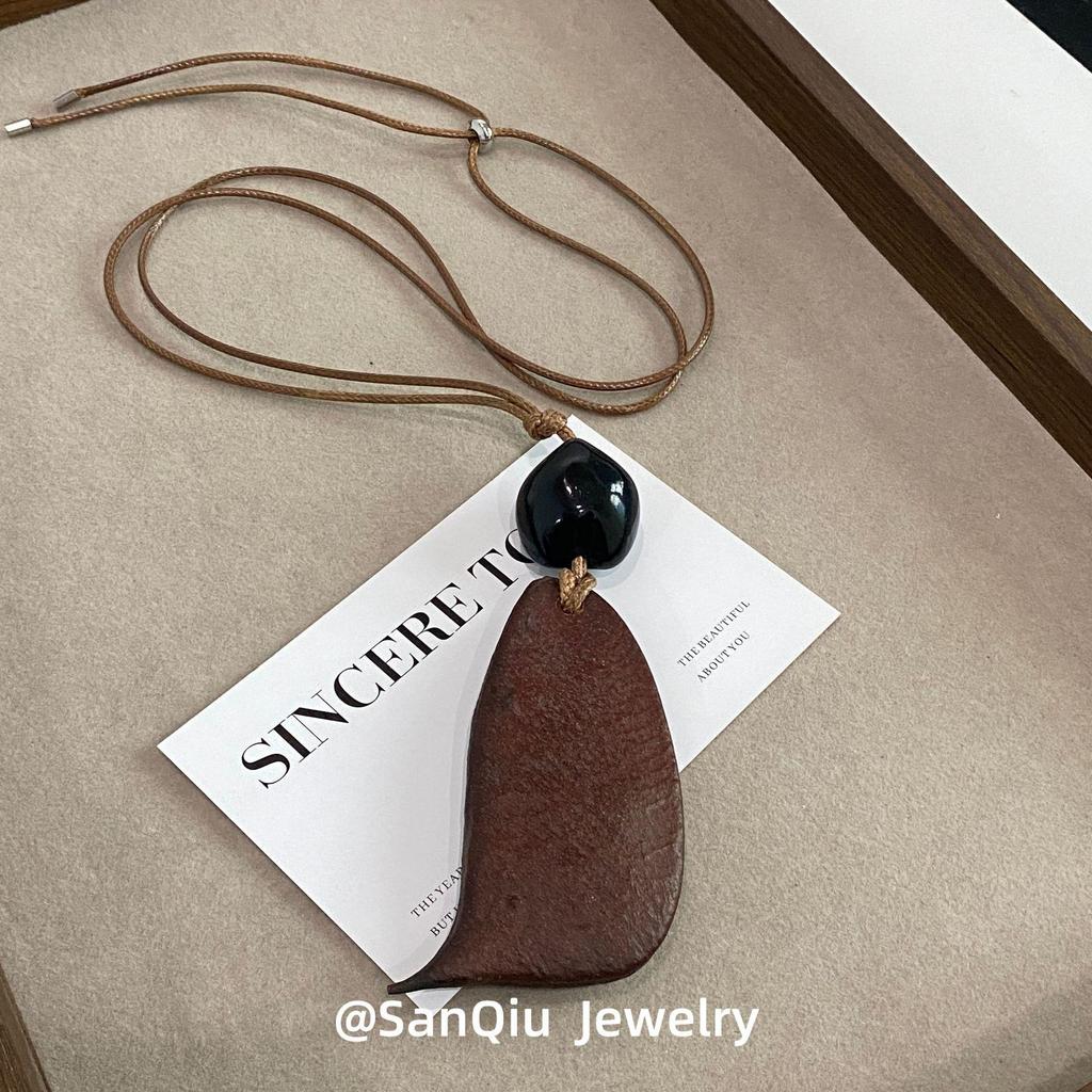 Retro Ethnic Ceramic Wood Necklace: Geometric Fruit Pendant for Women