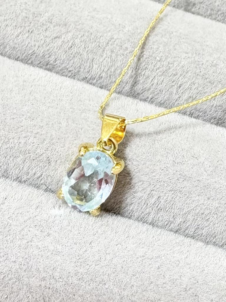 Sky Blue Topaz 8x6mm Silver925 K18GP Oval Pendant Necklace (AAA Grade)