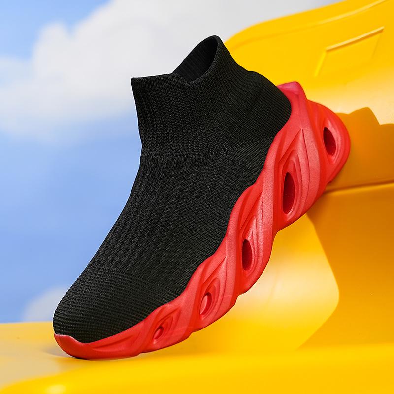 

Size 46 Fly-knit Couple s Casual Sneakers: Breathable, Lightweight Blade Twist Hollow-Out Design for Men and Women. 45 красный/чёрный