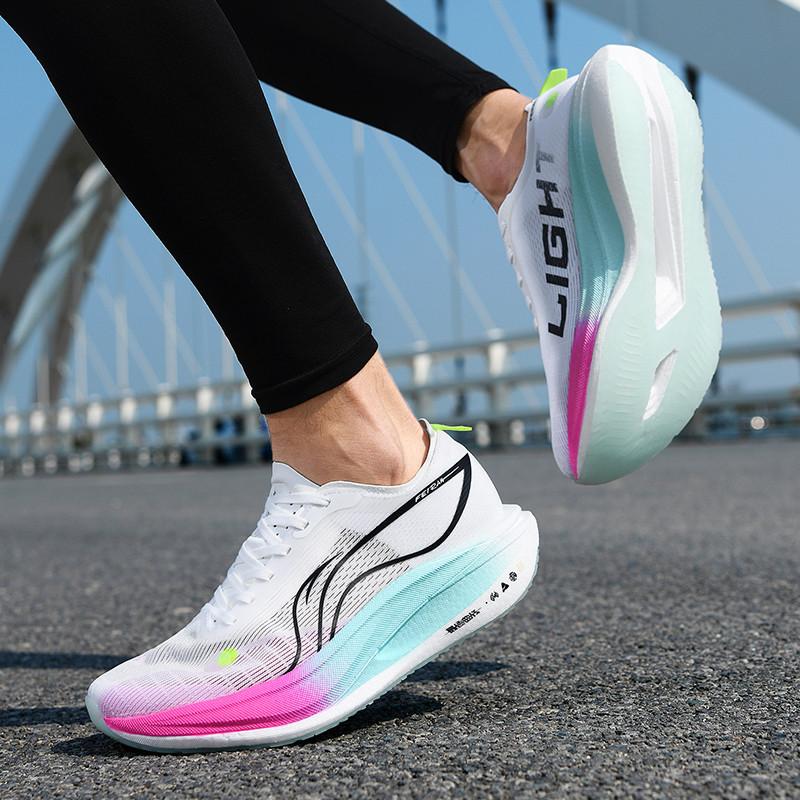 

Summer Flying Burning 4 Running Shoes Outdoor Adult Sports Non-slip, Wear-resistant, Breathable and Lightweight Professional Running Shoes Couples Men 37