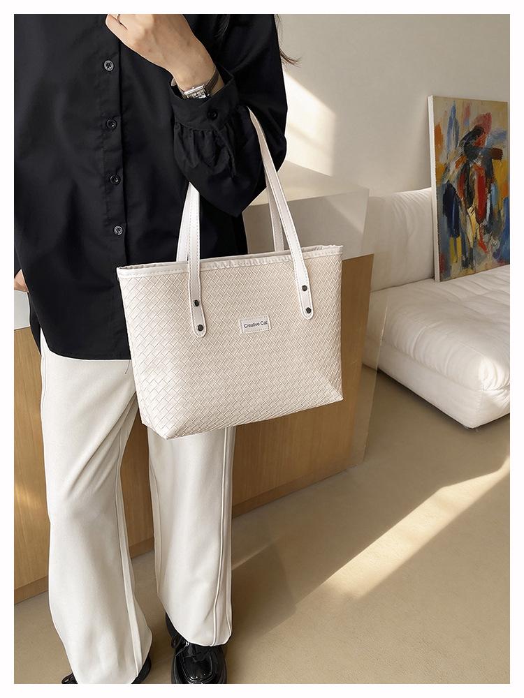 Women's 2026 Summer Trendy Large Capacity Versatile Shoulder Bag - Stylish Fashion Tote