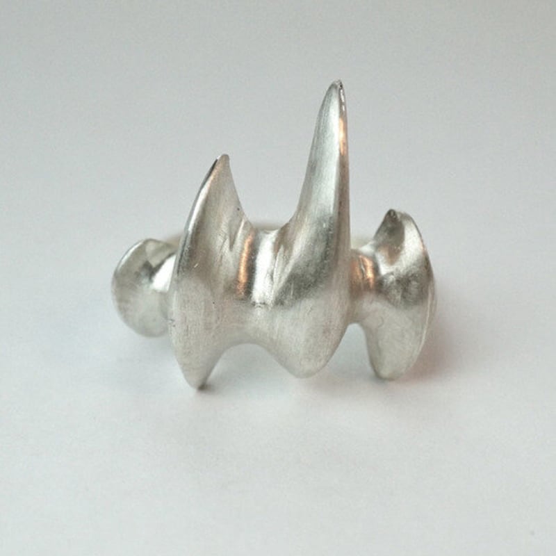 vacactsilver disorder pointed ring