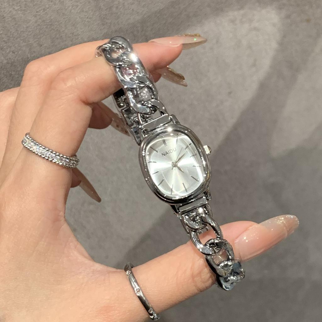 Medieval Strip Bracelet Watch Women'S High-End Retro Style Light Luxury Niche Exquisite Simple Women'S Quartz Women'S Watch
