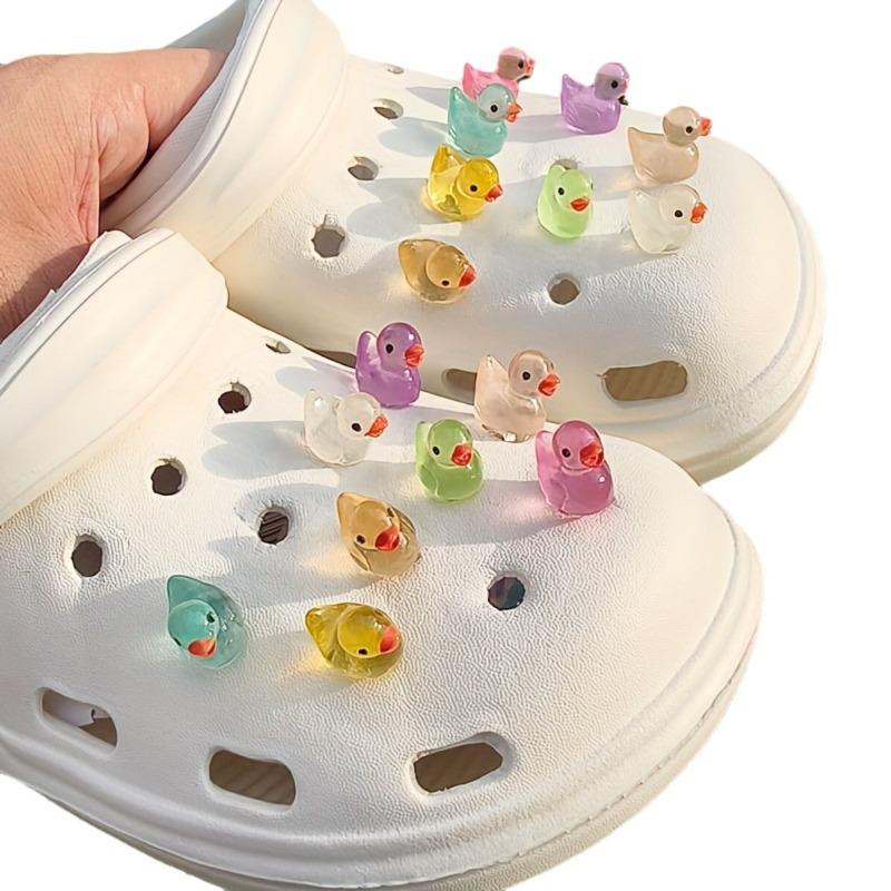 4pcs Duck Design Shoe Decorations, Fashionable Glow In The Dark Accessories For Clogs