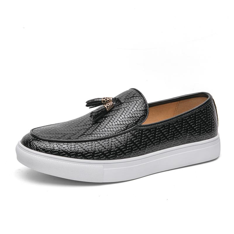 Fashion 2025 Leather Loafers Men FlatsTassel Office Business Shoes Slip-on Wedding Men Leather Shoes Fashion Daily Commute Casual Shoes