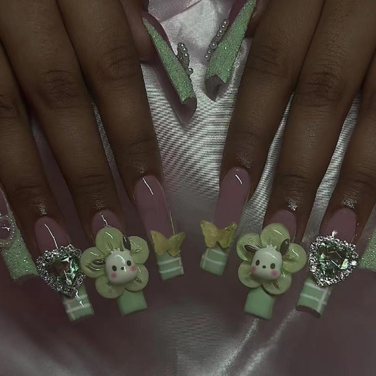 

Green Heart Diamond Press-On French Nails with Extra-Long Cross-Border Design
