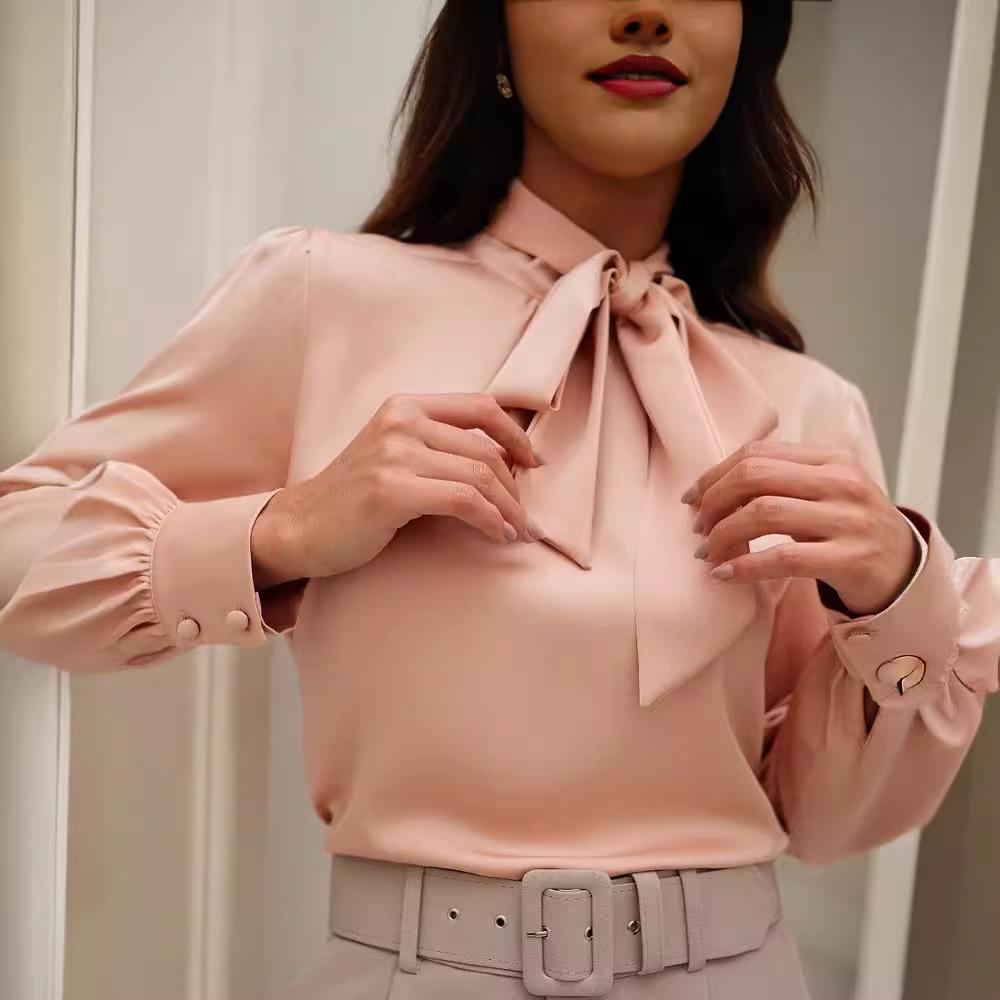 

Осень 2024 Элегантная женская однотонная рубашка с длинным рукавом и завязками Medium розовый