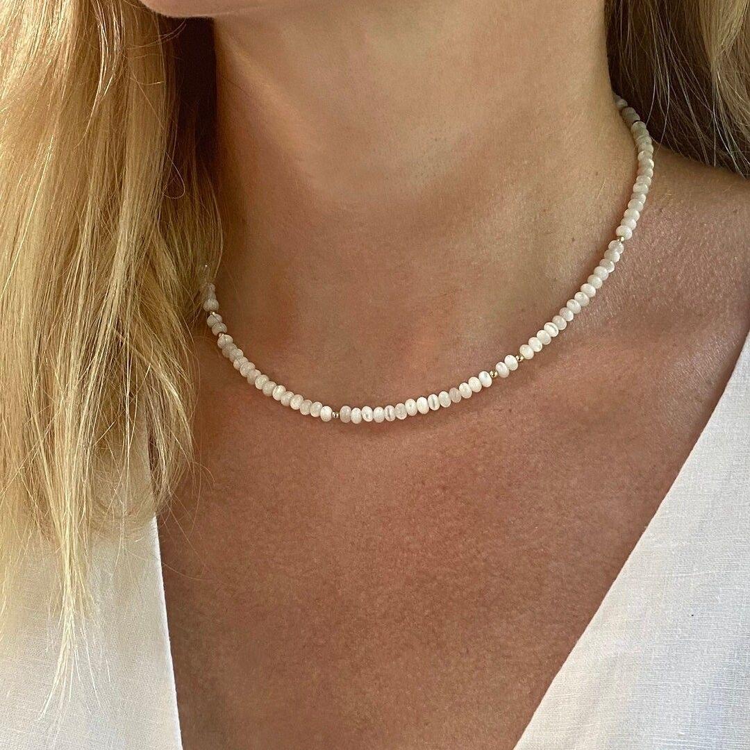 

Vlen Natural White Shell Beaded Choker Necklace Bohemian Beach Jewelry for Women Summer Vacation Swimwear Accessories Gift
