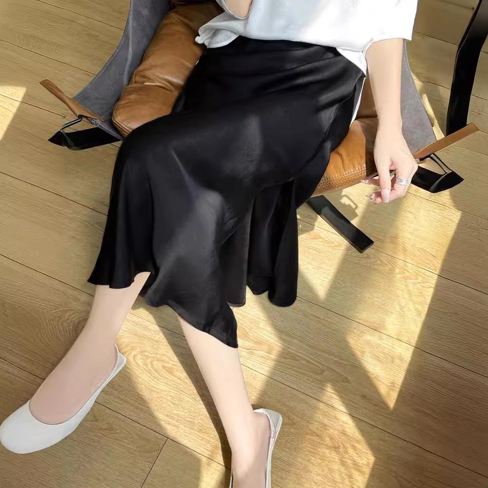 Fustă plisată din mătase de calitate superioară pentru femei, cu model coadă de pește - Vara 2024, culoare uni, talie înaltă, design cu crăpături.