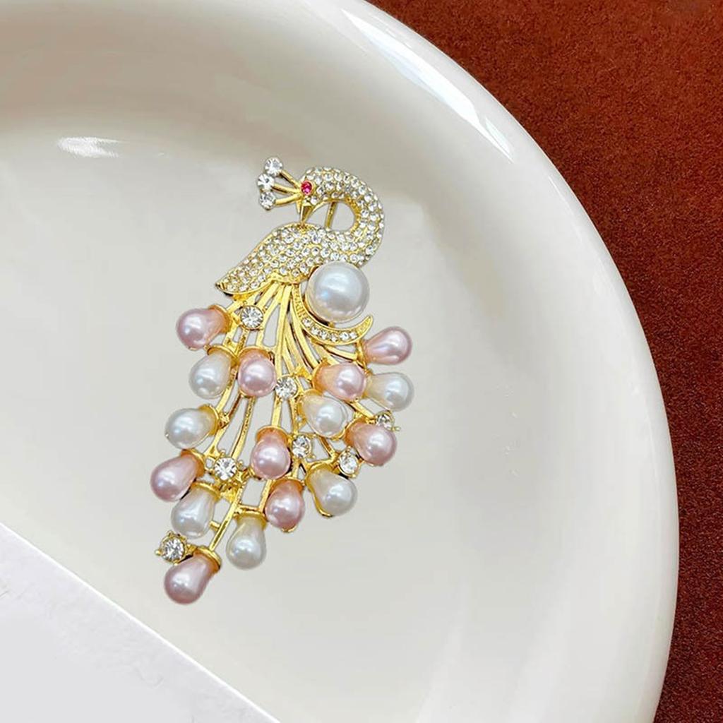 Elegant Peacocks Brooch Pin for Women Rhinestones and Pearls Designs Fashion Accessory for Weddings and Birthdays