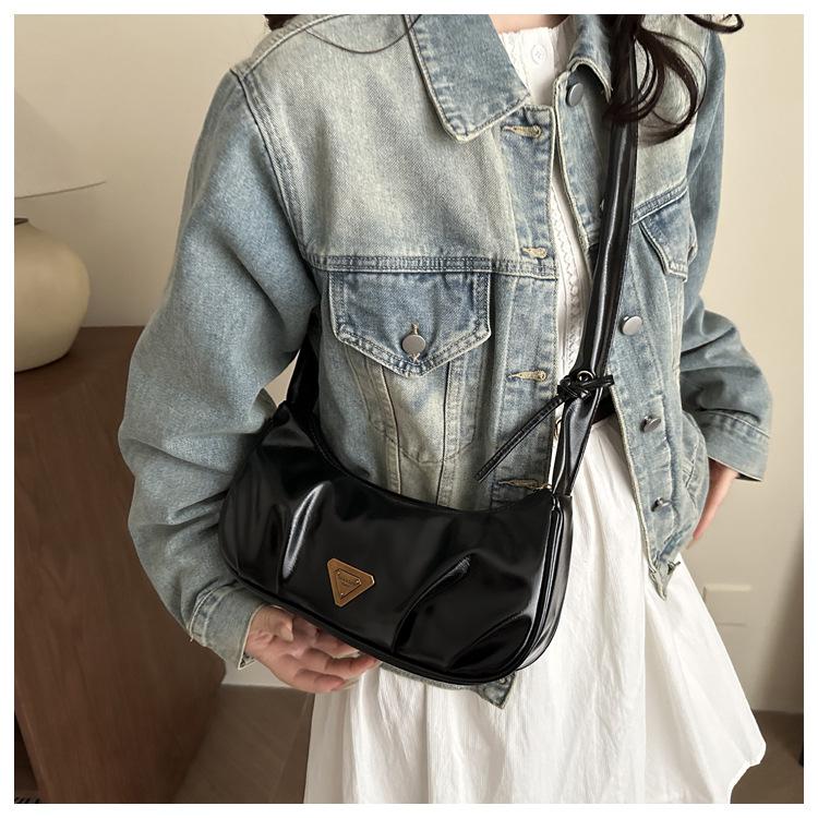 Vintage Solid Color Cloud Shoulder Underarm Bags for Women Textured Ladies Pleated Crossbody Bag Pu Leather Female Hobos Handbag