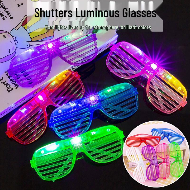 Yiwu Night Market Luminous Toys & Gifts Creative Stall