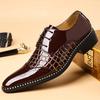 Fashion British Style Men Carved Comfortable Lace Up Blok Leather Shoes Brand Men'S Patent Leather Pointed Banquet Oxford Shoes