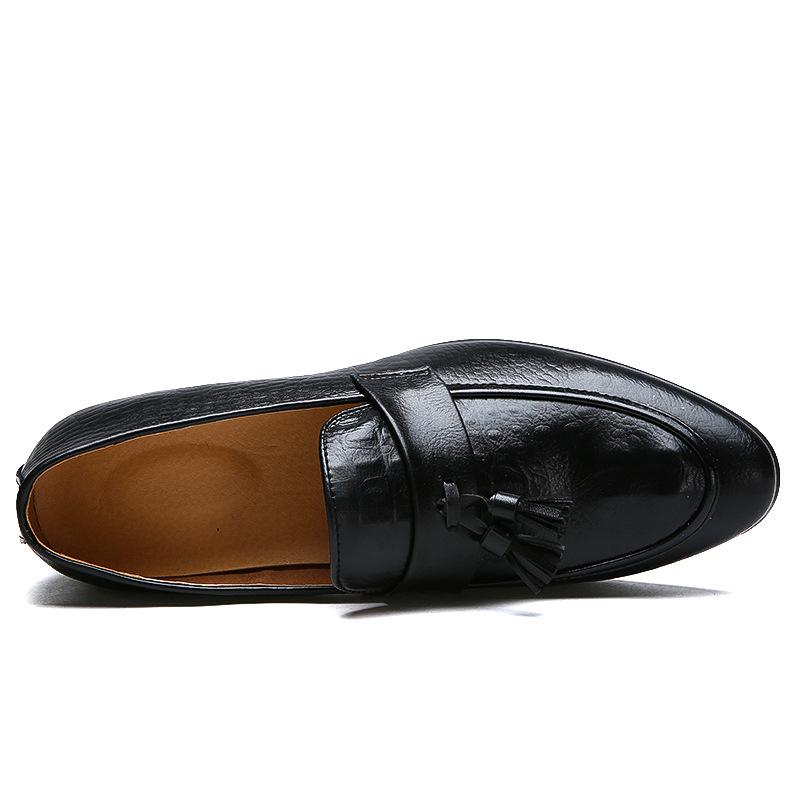 

2025 spring tassel men s large size Korean version breathable casual lazy shoes hairstylist foreign trade leather shoes men 46 чёрный