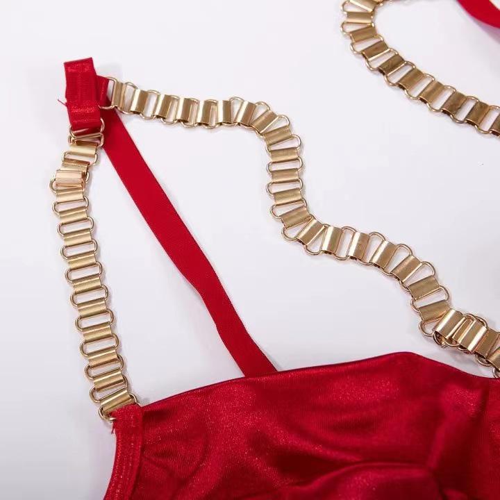 2023 European & American Sexy Lingerie with Metal Chain Three-Piece Set