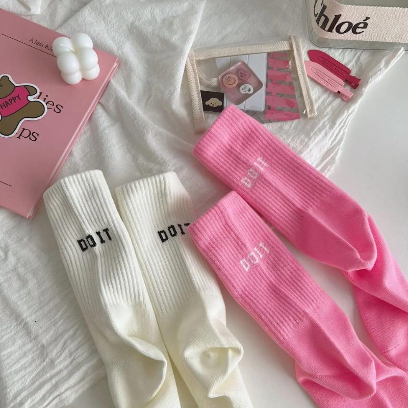 Pink Socks Women's Spring and Autumn Style Mid-tube Socks Ins Outside Wear Cotton Bottoming High Waist Letter Sports Stockings
