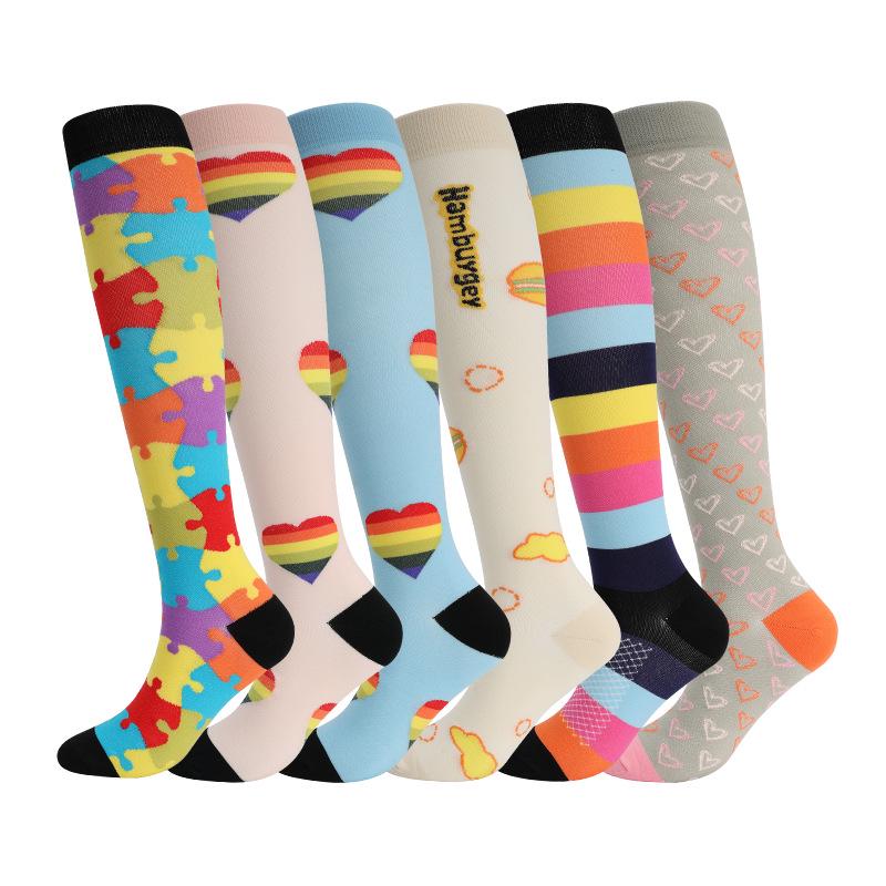 6 Paare Kombi: Gemusterte Kompressionssocken zum Laufen, für Yoga und Sport - Schweißabsorbierend, atmungsaktiv, schnelltrocknend, Wadenstrümpfe für den Herbst