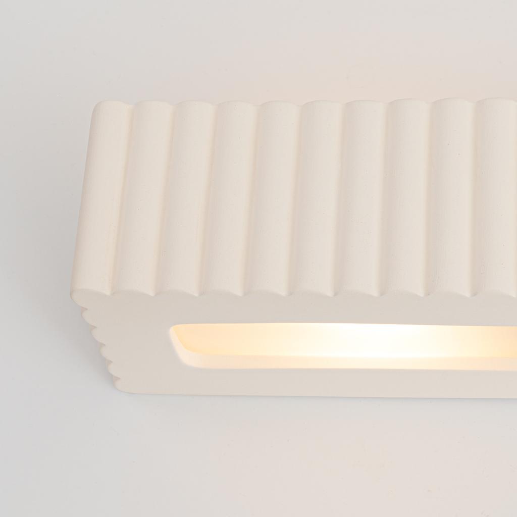 Rigata white ceramic wall lamp