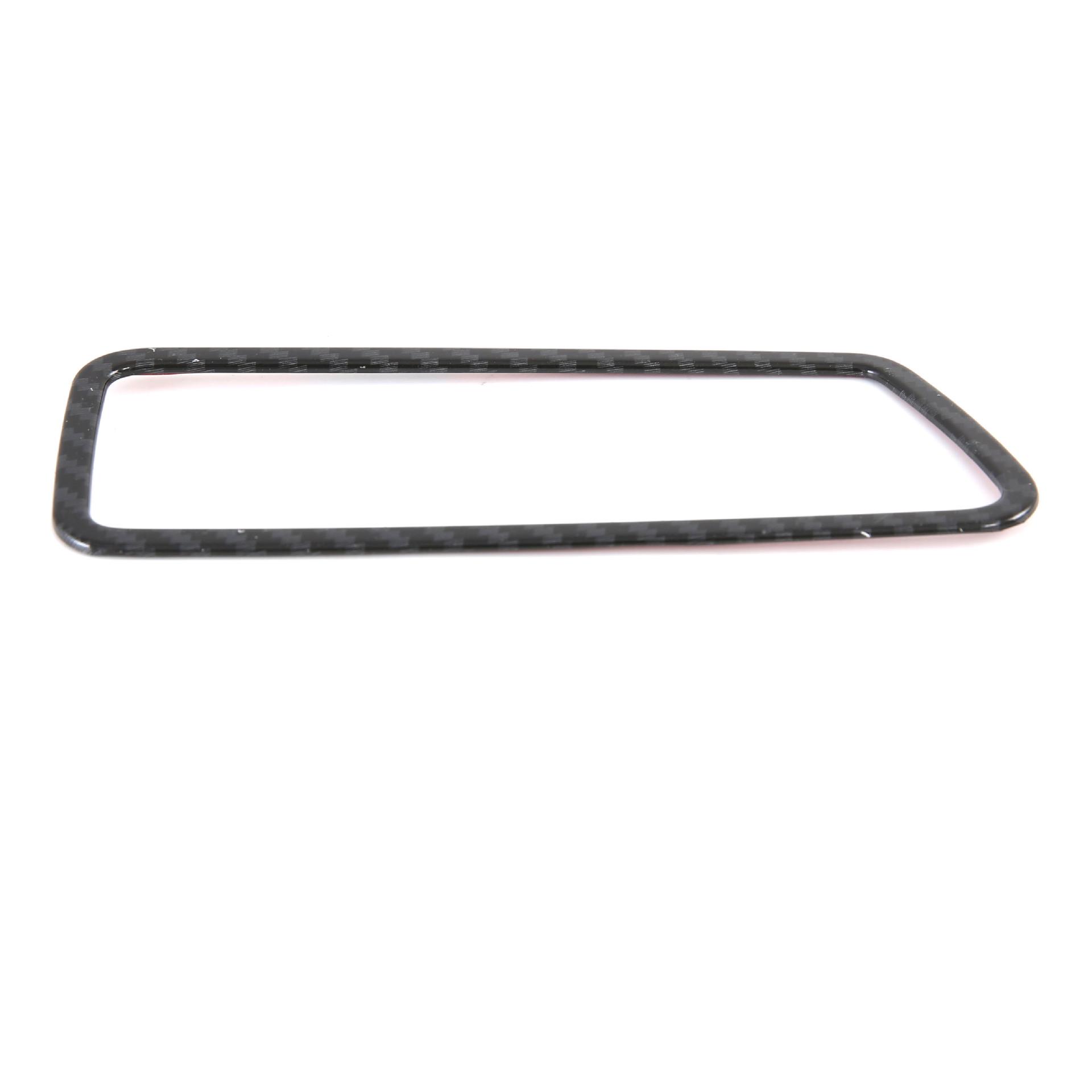 

Киа КХ3 (2019-2024 гг.) Детали интерьера: Воздуховыпускное отверстие, Подлокотник, Дверная ручка, Панель переключения передач, Регулировка фар