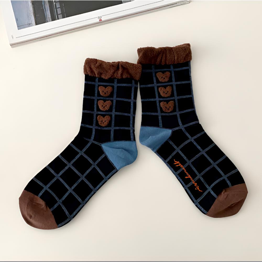 4Pairs Korean Christmas Socks Gift Set –  Winter Cozy Women’s Socks – Holiday Cute Gift Box – 3 Color Sets (Red / Beige / Blue Navy)