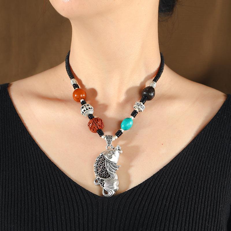 Retro imitation silver jewelry short collarbone chain women's Tibetan silver beeswax necklace sweater chain cotton and linen accessories pendant